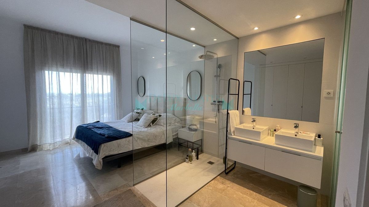 Apartamento en alquiler en El Paraiso, Estepona