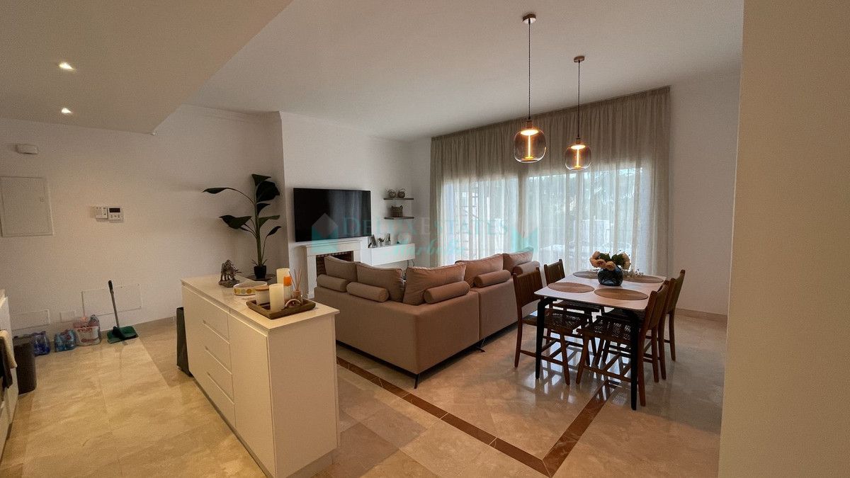 Apartamento en alquiler en El Paraiso, Estepona