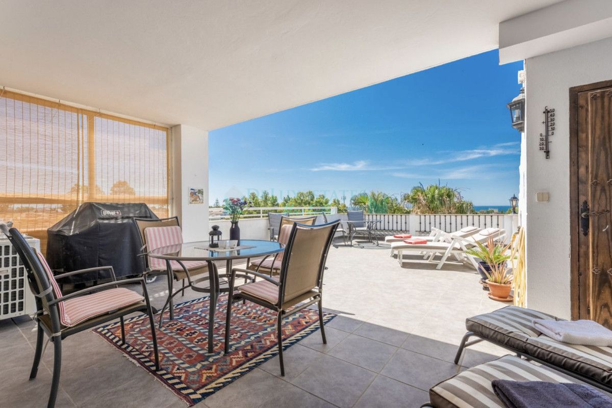 Apartamento en venta en Atalaya, Estepona