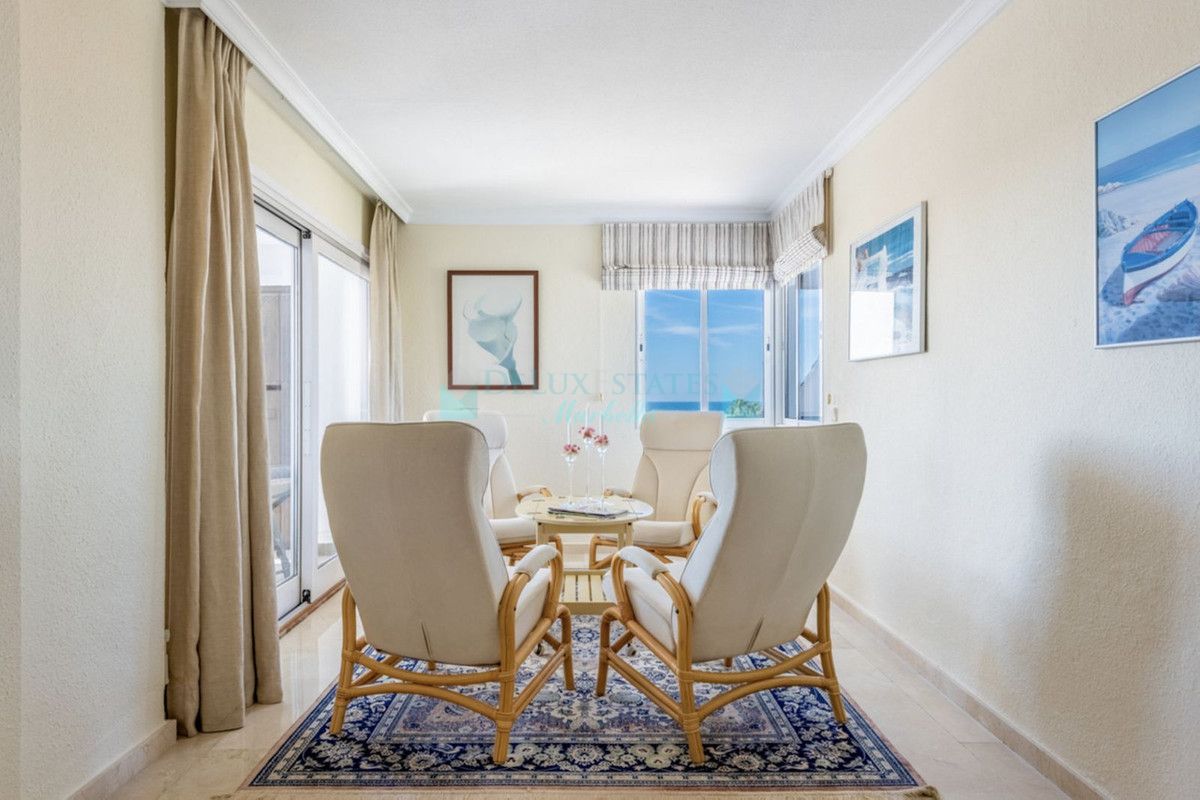 Apartamento en venta en Atalaya, Estepona