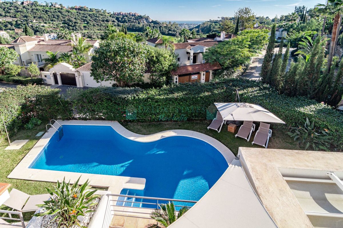 Villa for rent in Benahavis