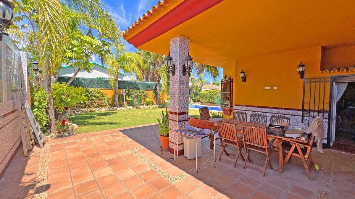 Villa for sale in La Reserva de Marbella, Marbella East