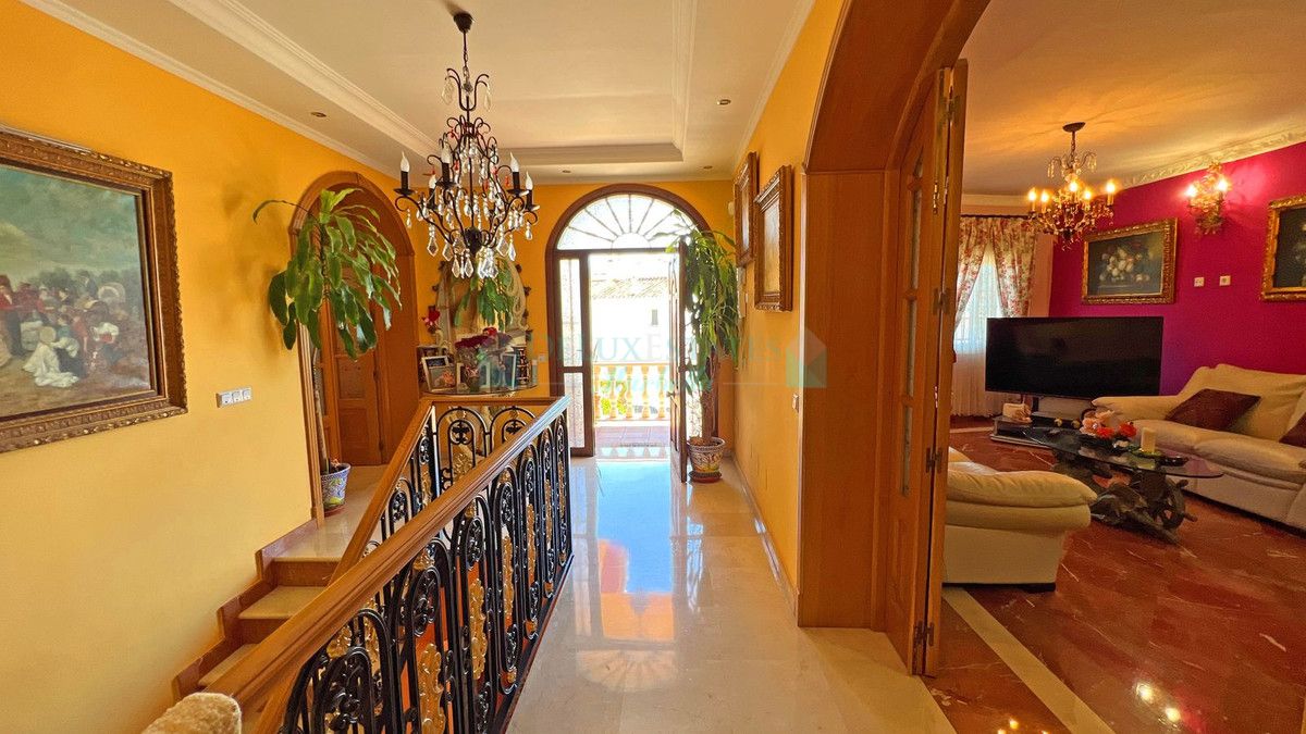 Villa for sale in La Reserva de Marbella, Marbella East