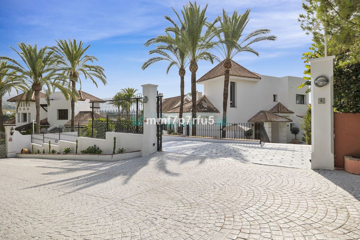 Villa for sale in Marbella Golden Mile