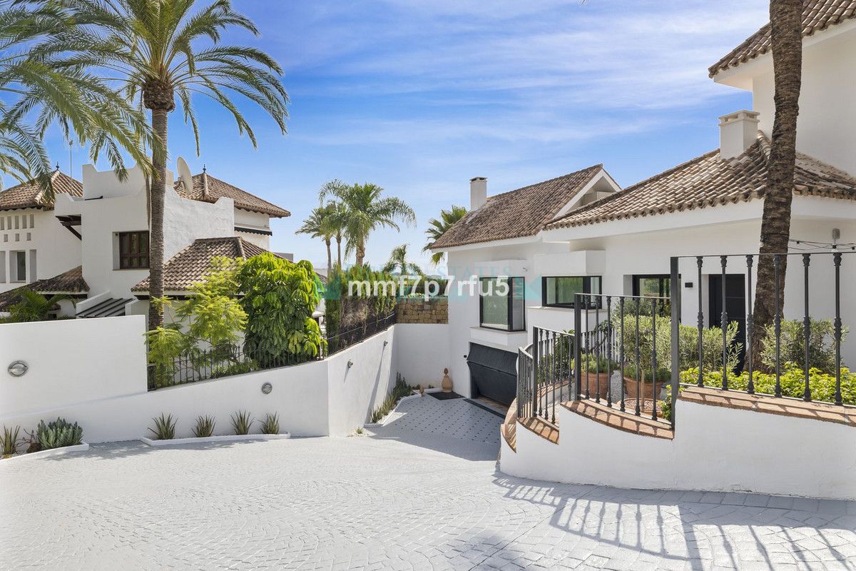Villa for sale in Marbella Golden Mile