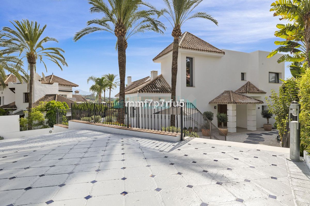 Villa for sale in Marbella Golden Mile