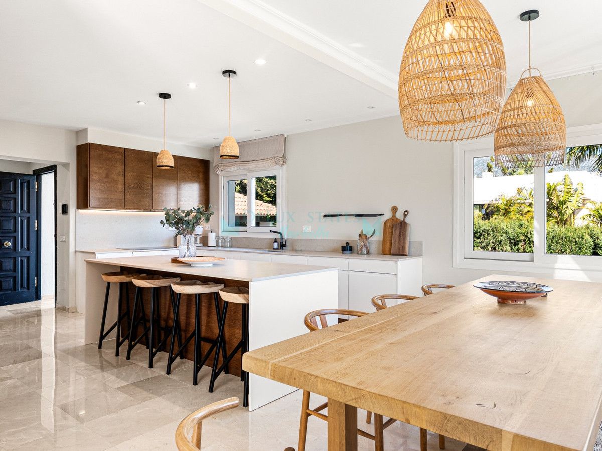 Villa for rent in Nueva Andalucia