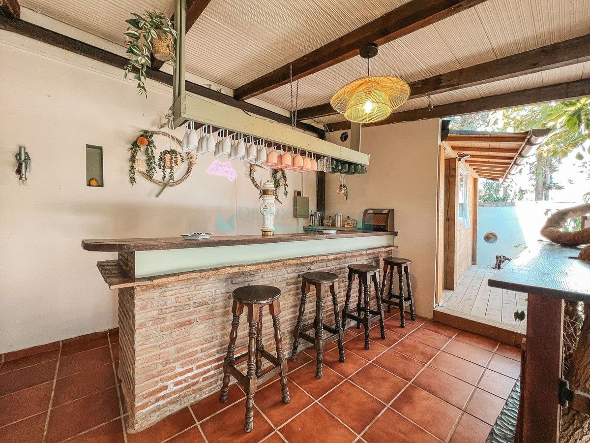 Villa for sale in Nueva Andalucia