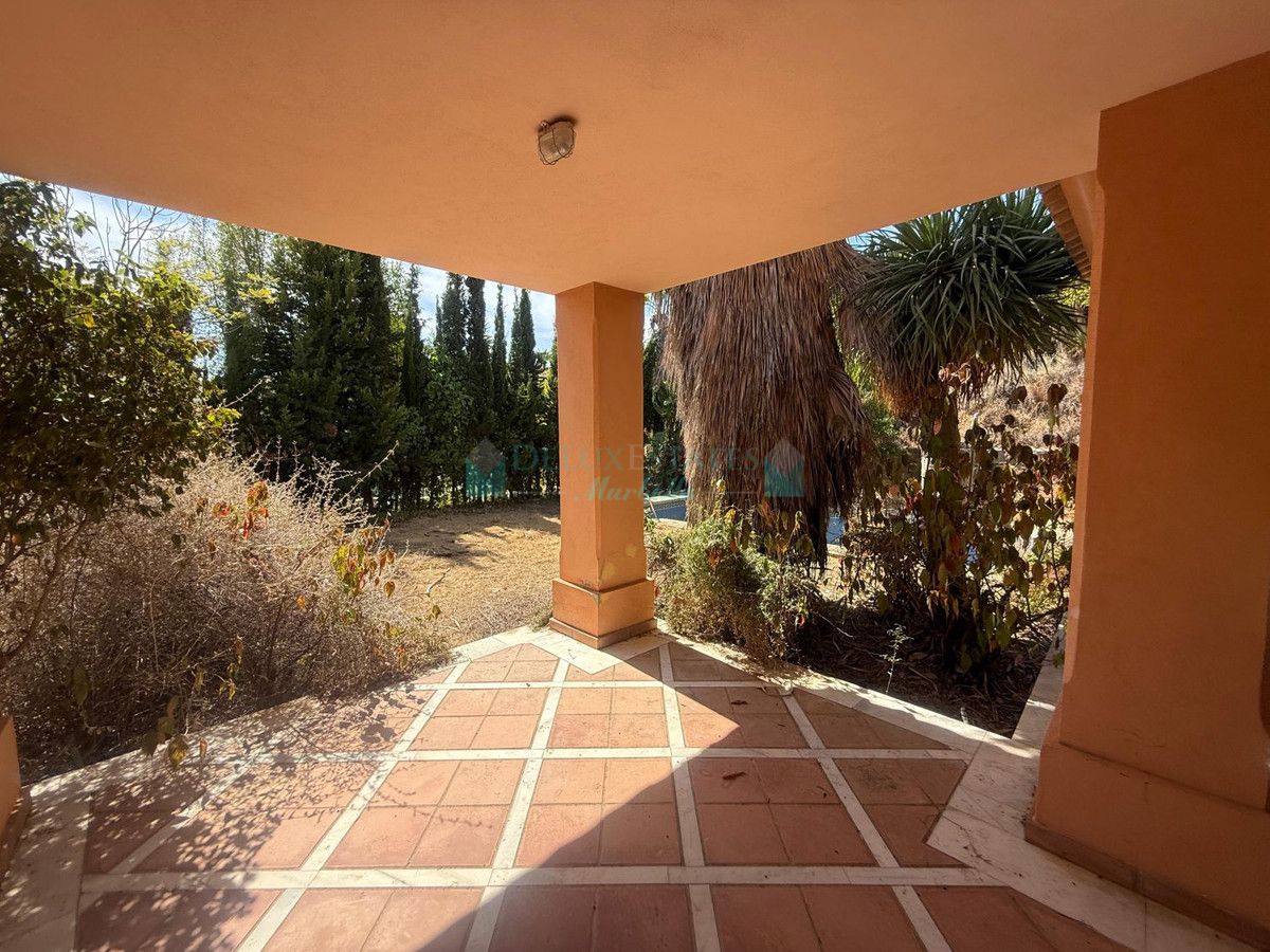 Town House for sale in Nueva Andalucia