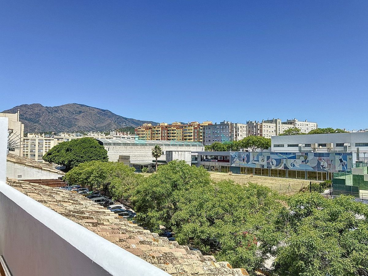 Villa Pareada en venta en Estepona