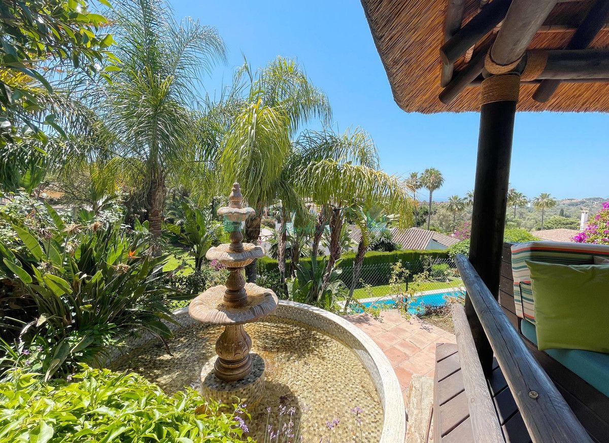 Villa en venta en El Rosario, Marbella Este