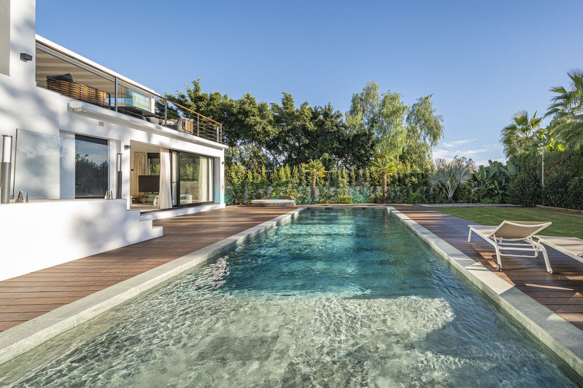 Villa en venta en El Rosario, Marbella Este