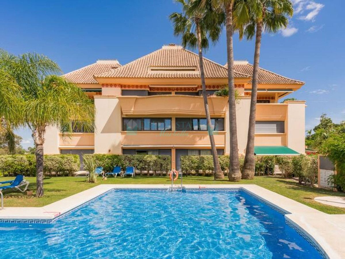 Apartment for sale in Nueva Andalucia