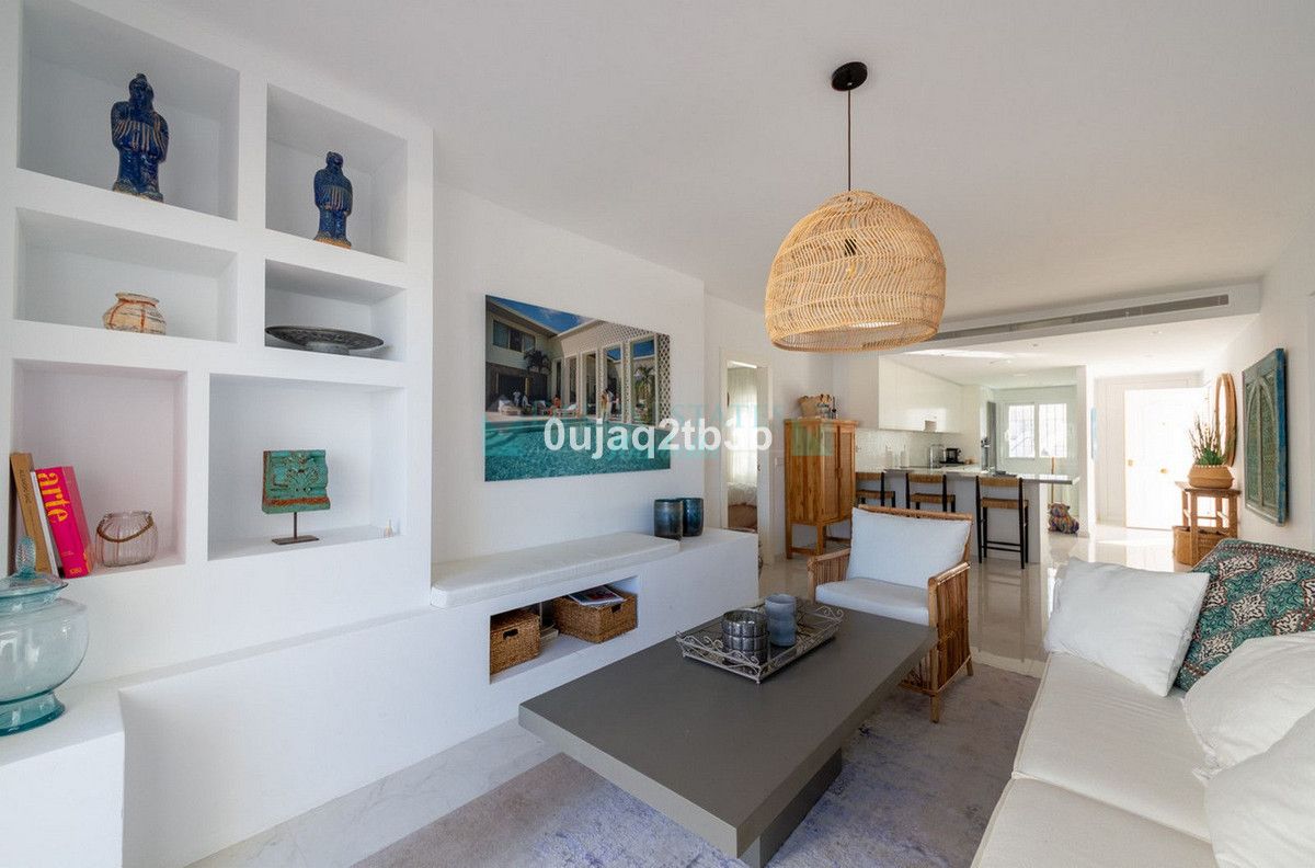 Penthouse for sale in Nueva Andalucia