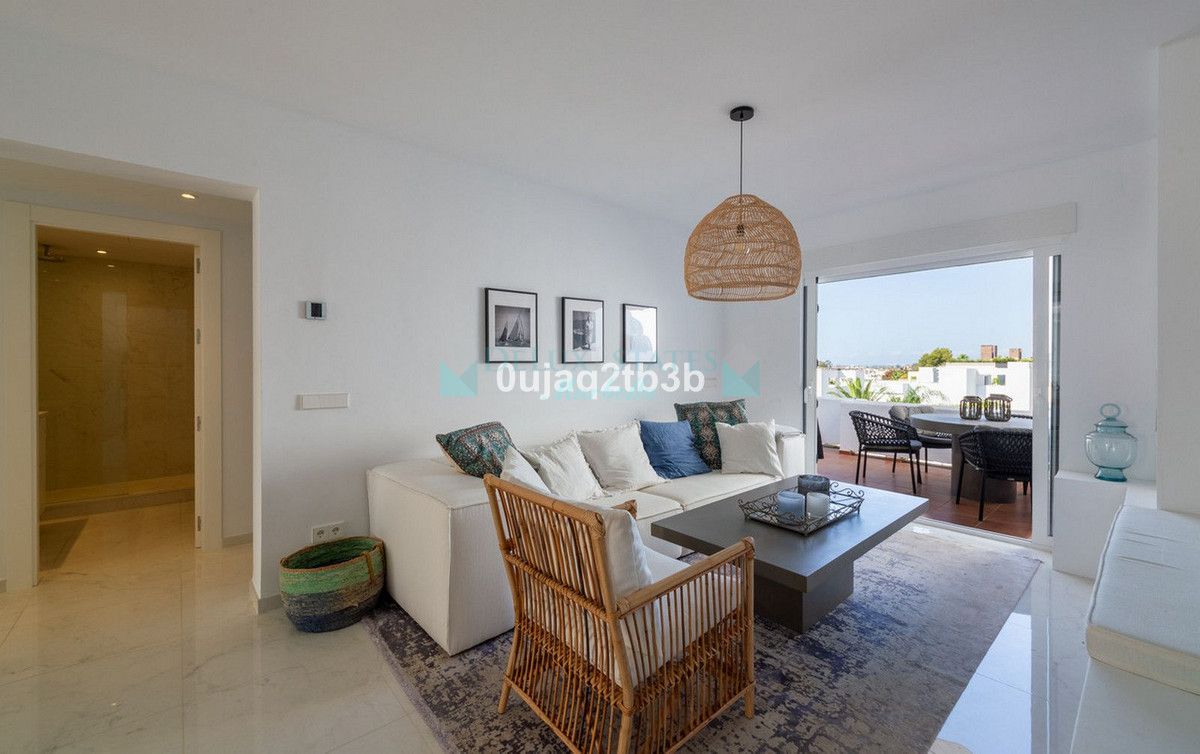 Penthouse for sale in Nueva Andalucia