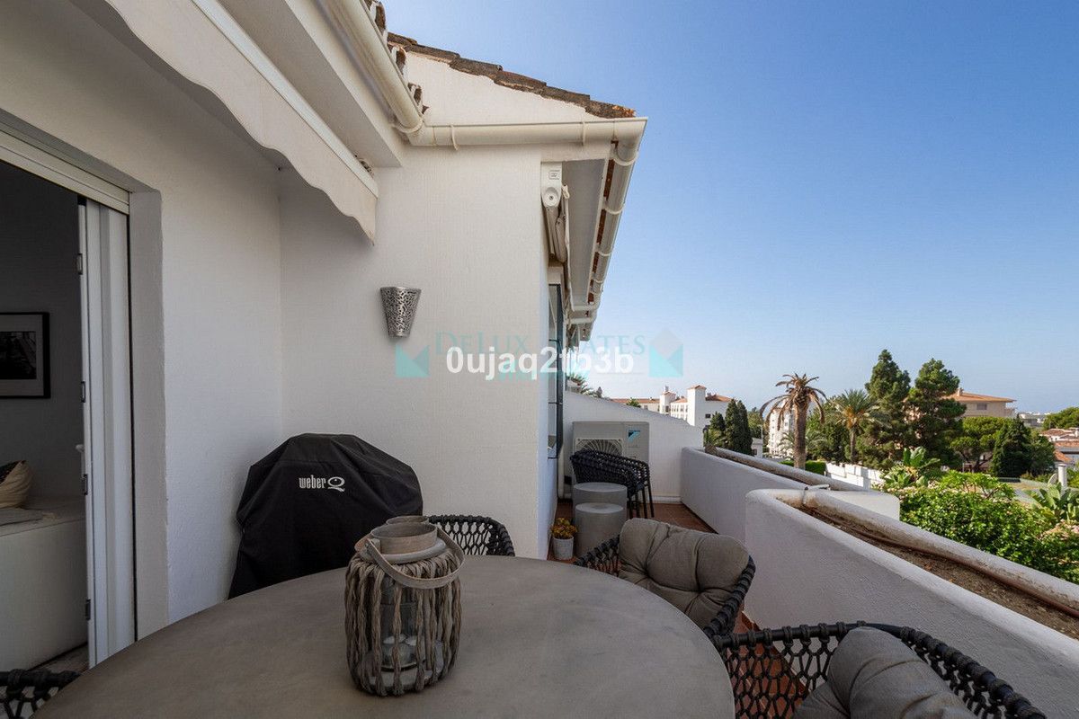 Penthouse for sale in Nueva Andalucia