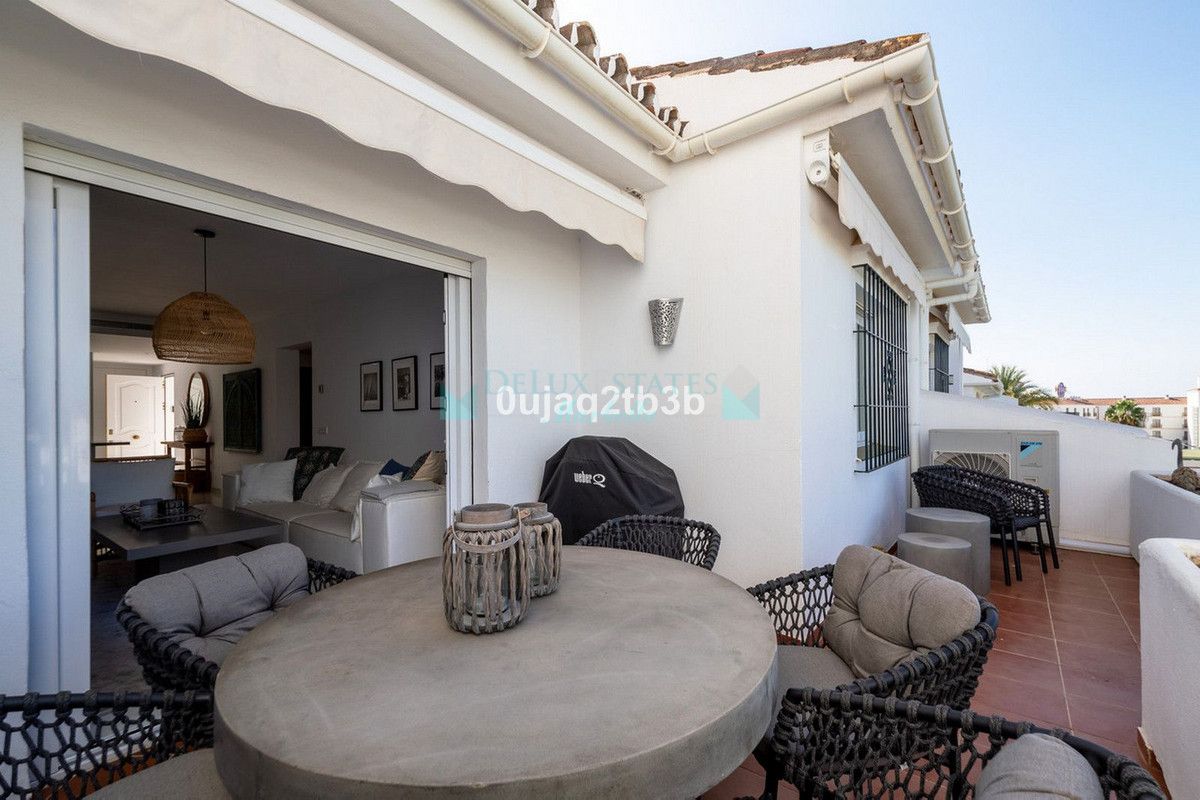 Penthouse for sale in Nueva Andalucia