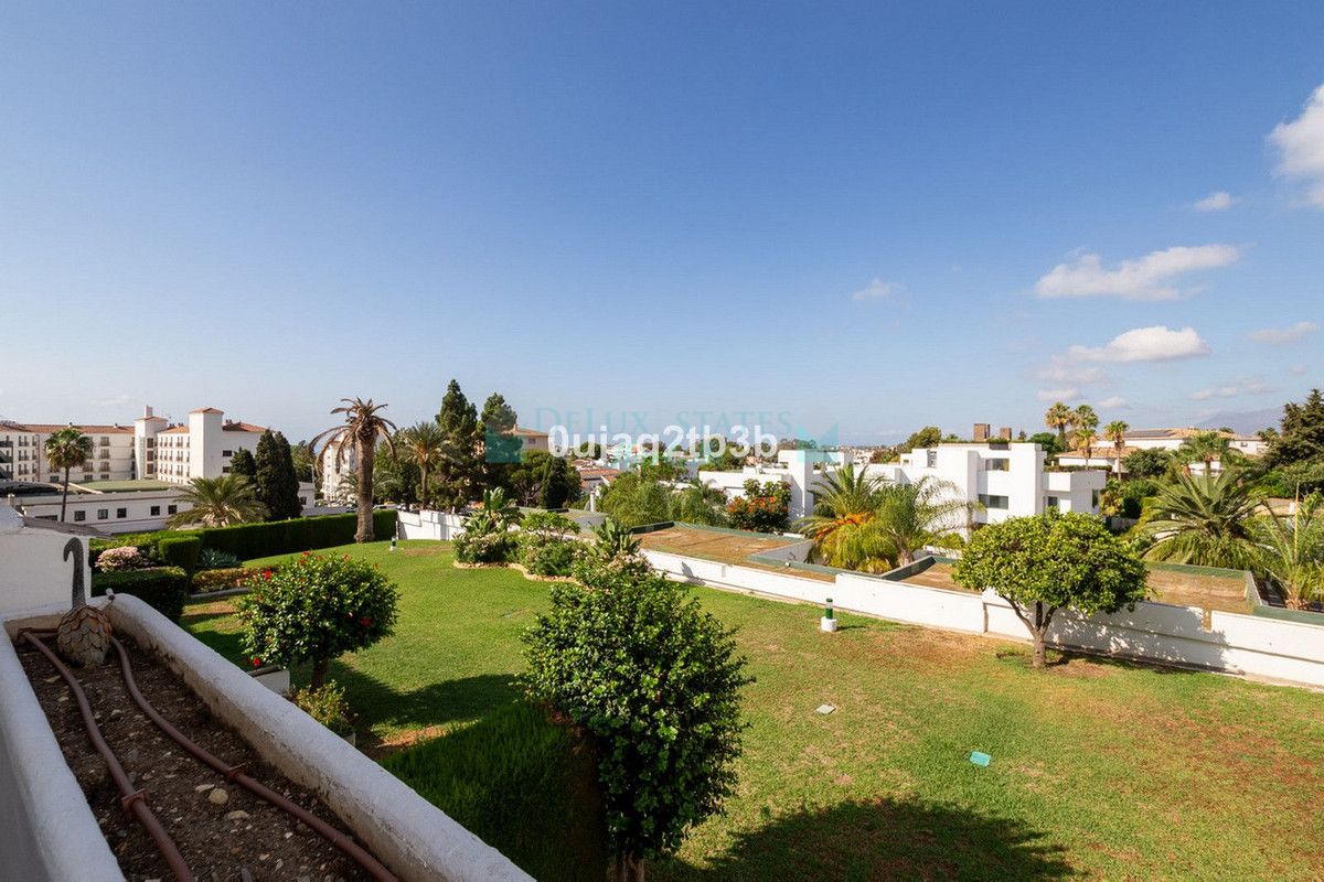 Penthouse for sale in Nueva Andalucia