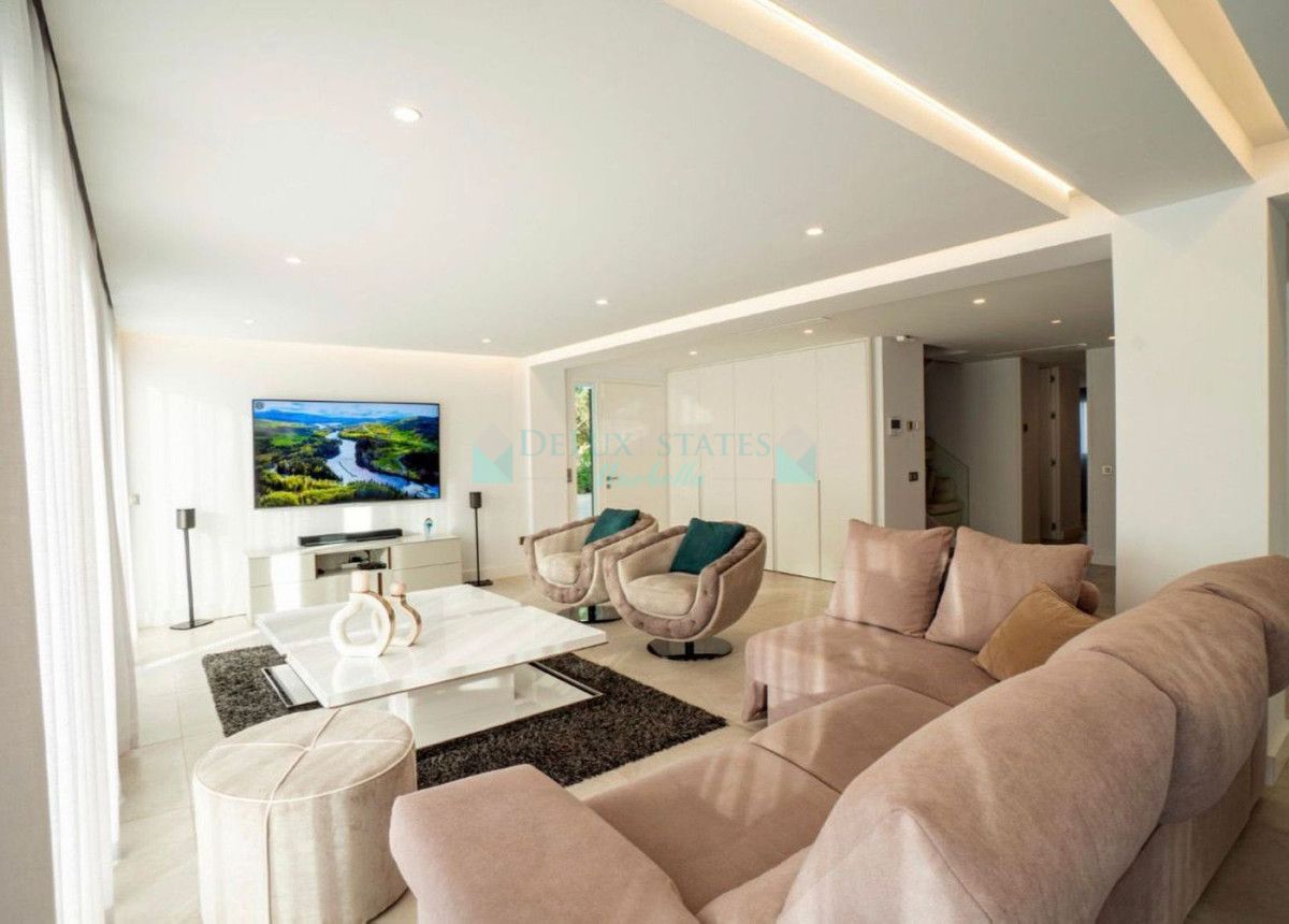 Villa for rent in Nueva Andalucia