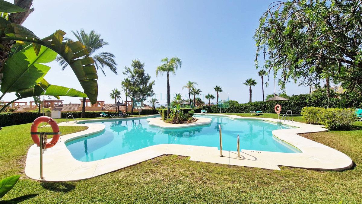 Town House for sale in Estepona