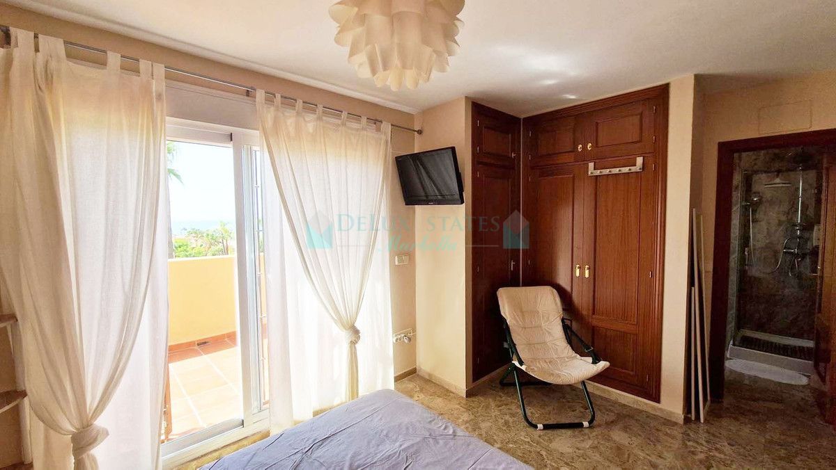 Town House for sale in Estepona