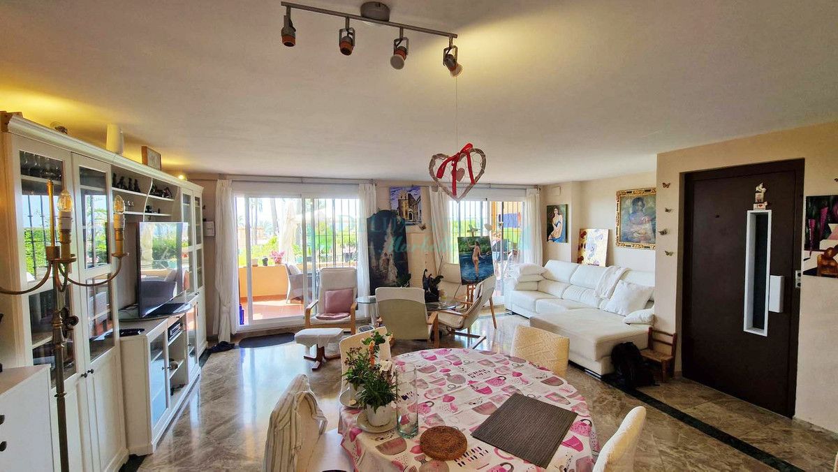 Town House for sale in Estepona