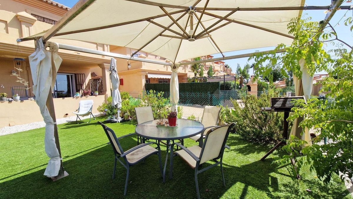 Town House for sale in Estepona