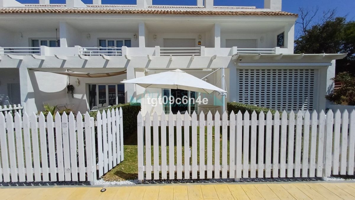 Town House for rent in Estepona