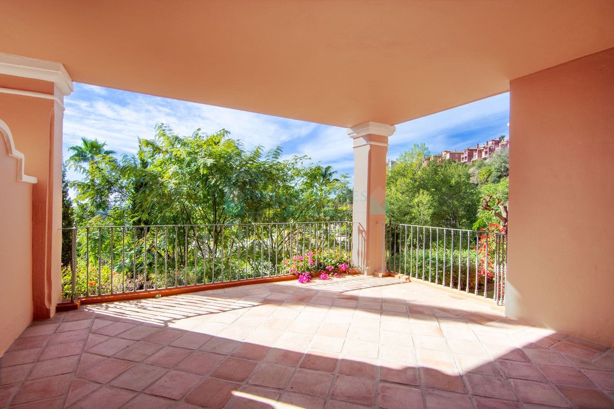 Apartment for sale in Monte Halcones, Benahavis