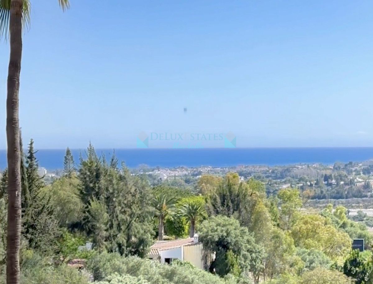 Apartment for sale in Monte Halcones, Benahavis