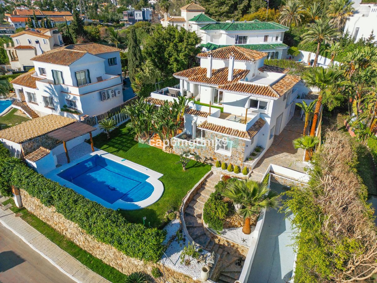 Villa en alquiler en Nueva Andalucia