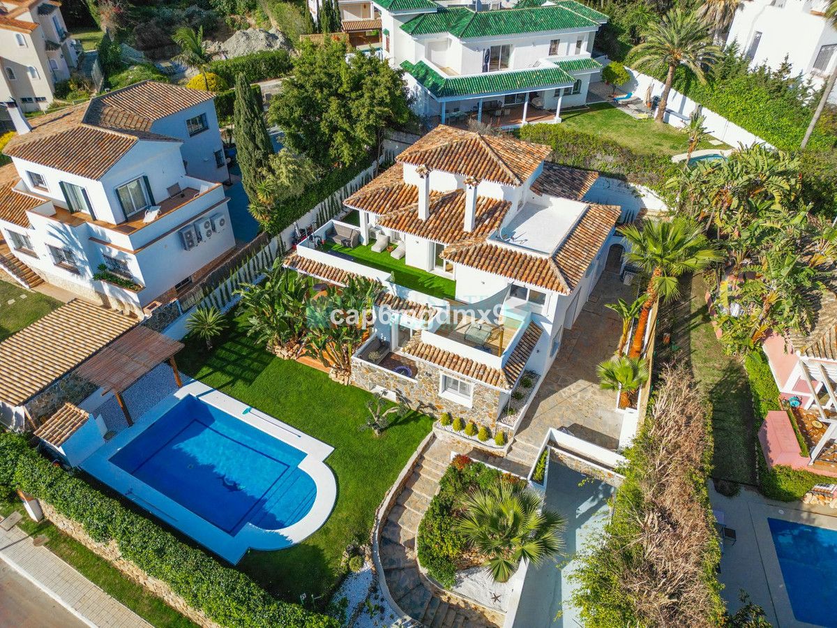 Villa en alquiler en Nueva Andalucia