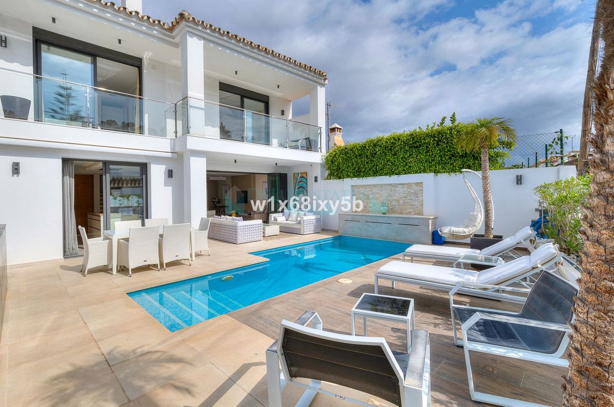 Villa for sale in San Pedro de Alcantara