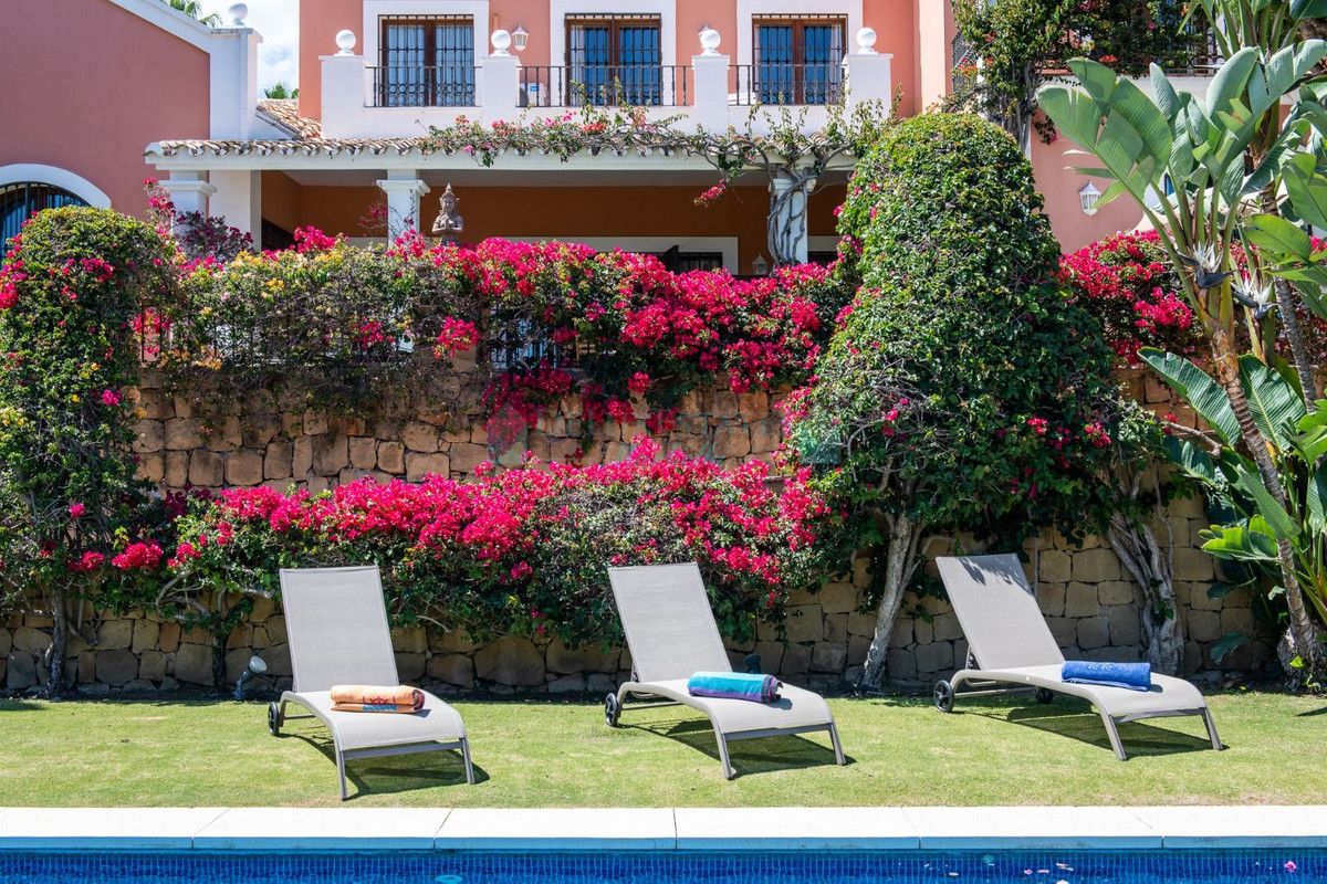 Villa for rent in El Paraiso, Estepona
