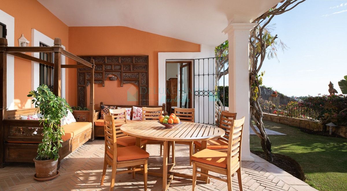 Villa for rent in El Paraiso, Estepona