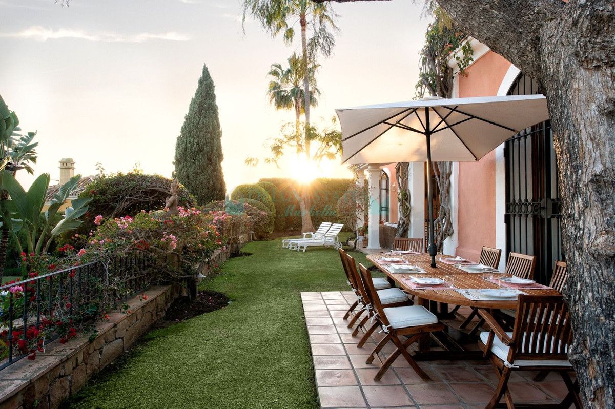 Villa for rent in El Paraiso, Estepona