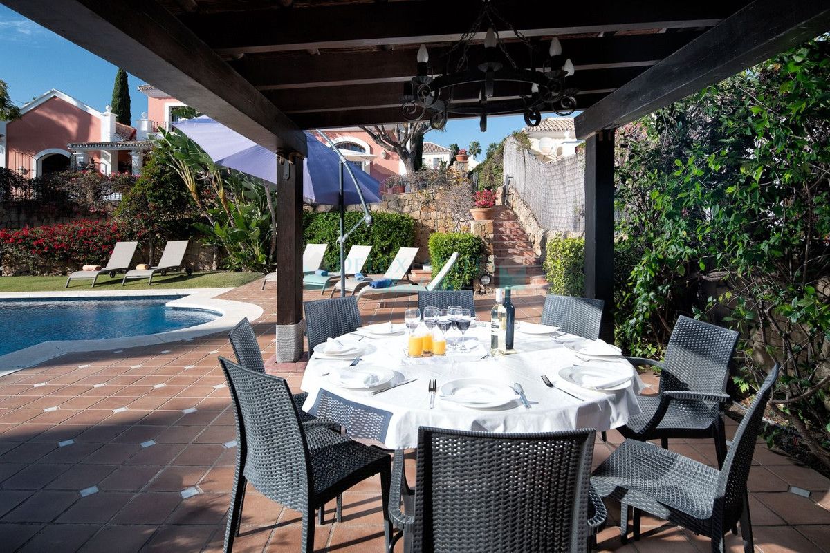 Villa for rent in El Paraiso, Estepona