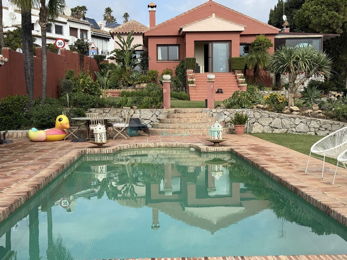 Villa for rent in La Quinta, Benahavis