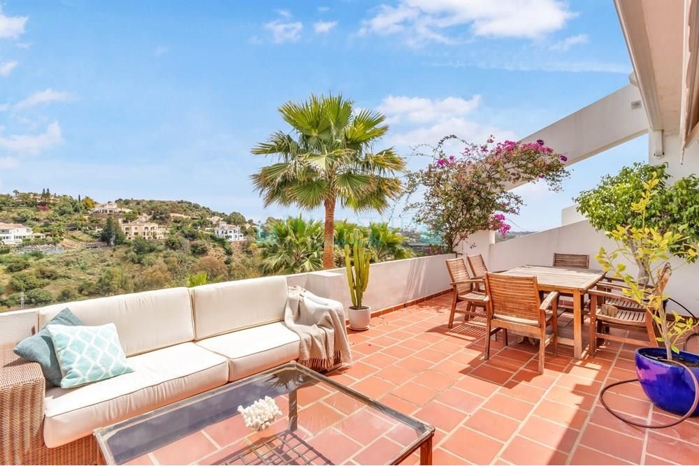 Apartment for sale in La Quinta, Benahavis