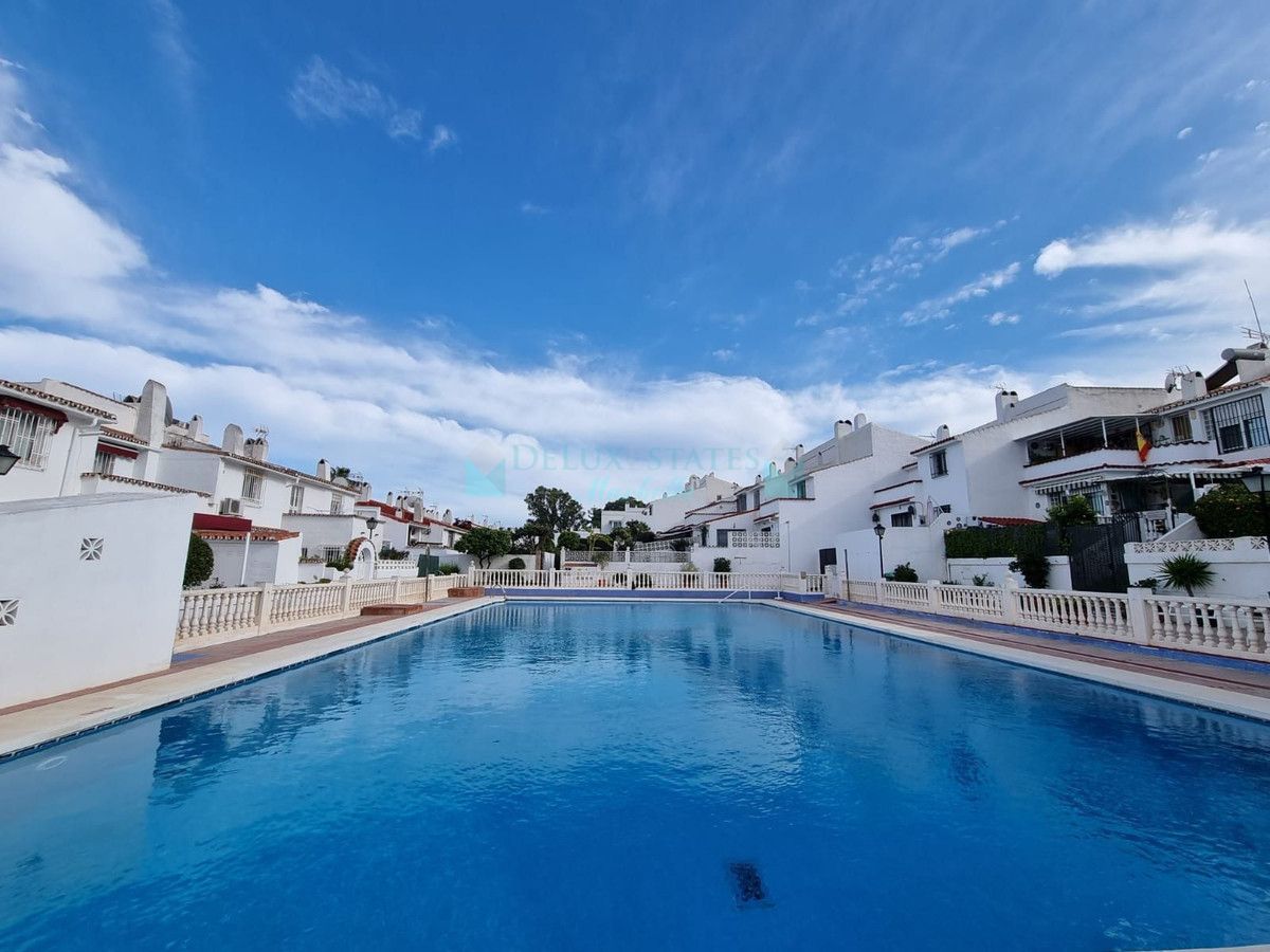 Town House for sale in Atalaya, Estepona