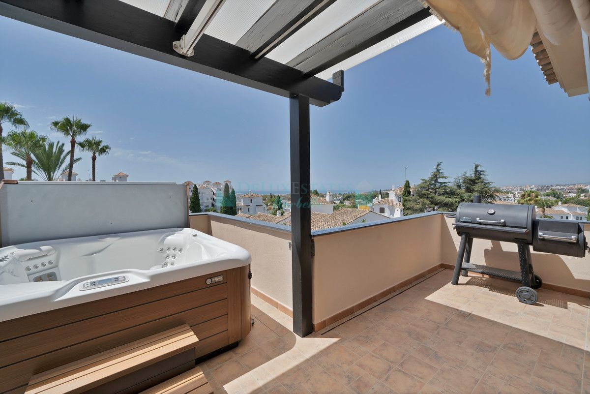 Penthouse for sale in Nueva Andalucia