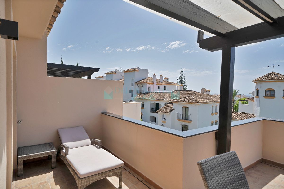 Penthouse for sale in Nueva Andalucia