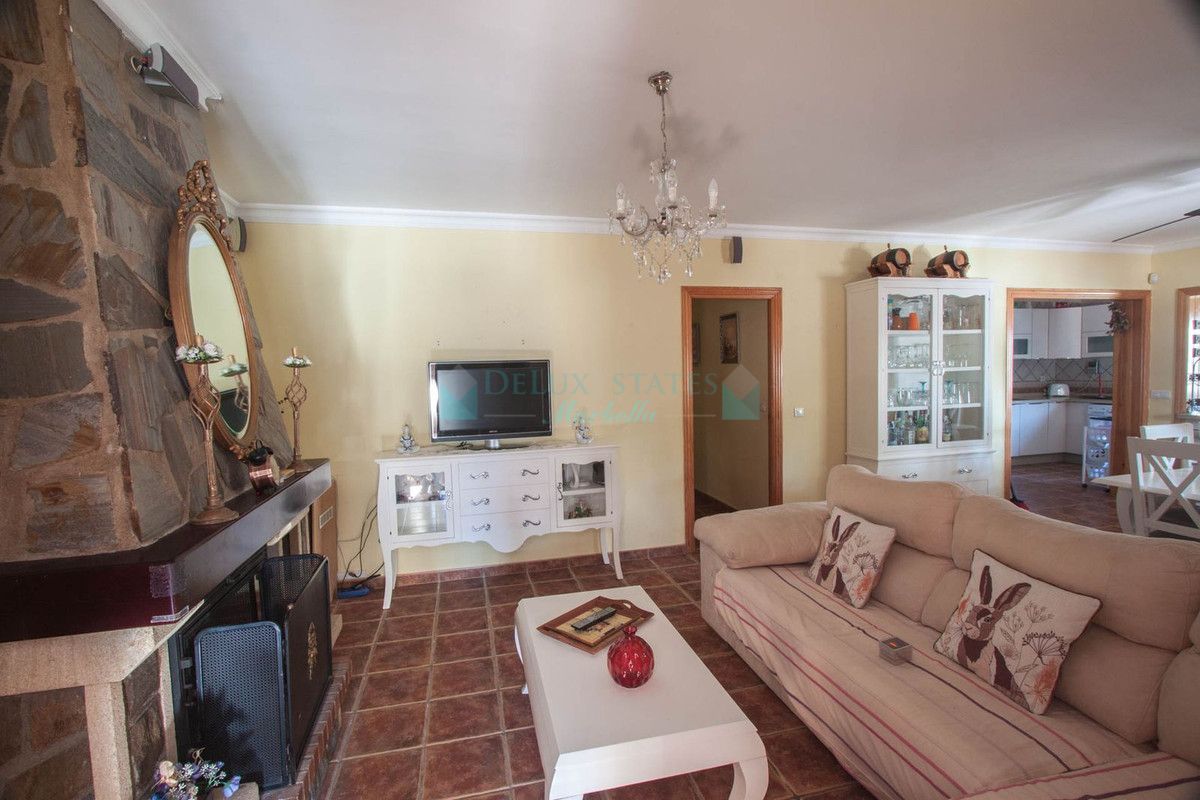 Finca en venta en Estepona