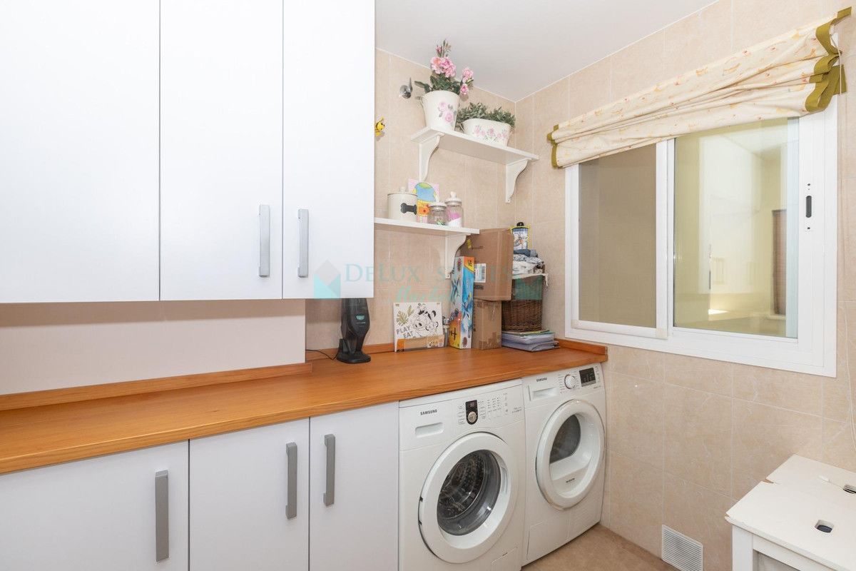 Apartment for sale in Estepona