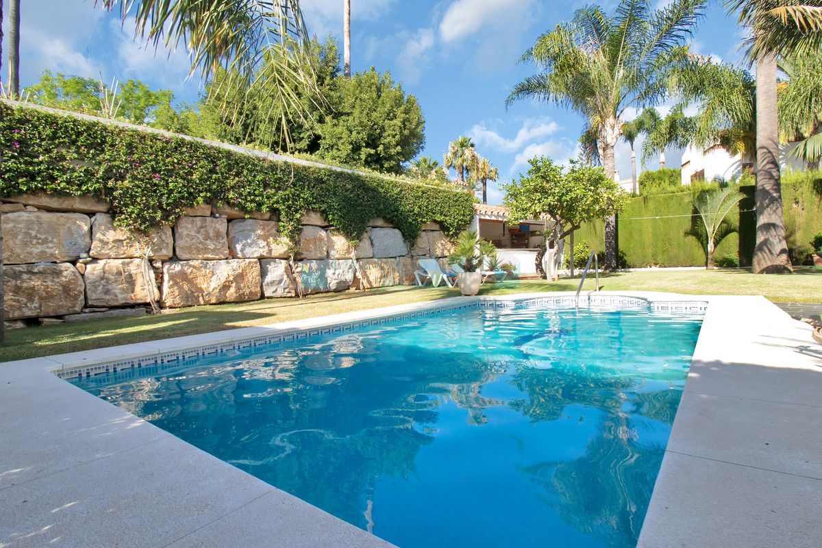 Villa for sale in Nagüeles, Marbella Golden Mile