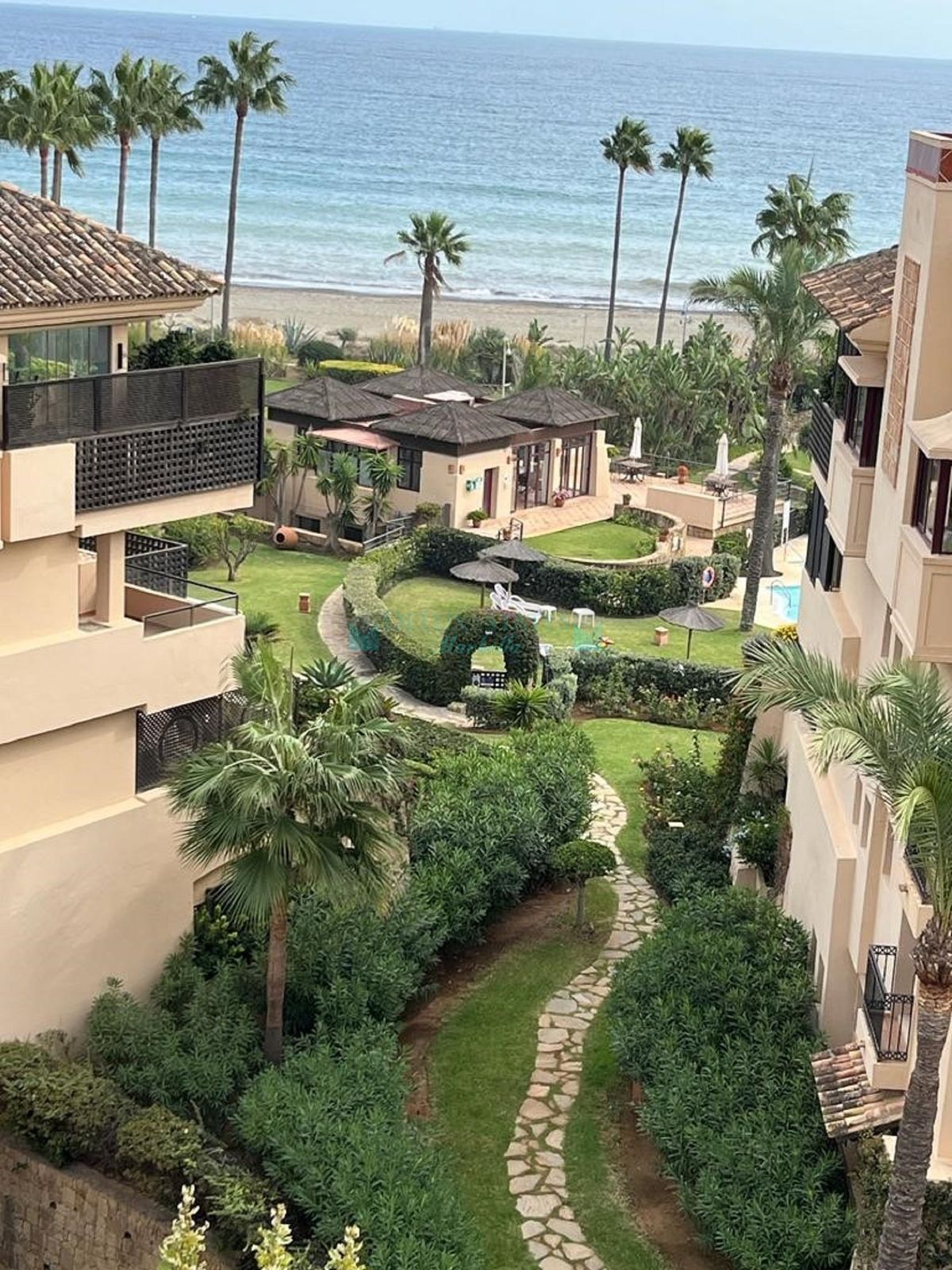 Penthouse for sale in Costalita, Estepona