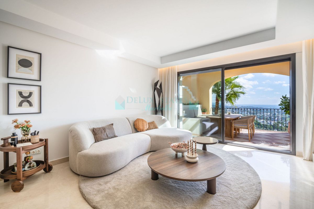 Penthouse for sale in Benahavis