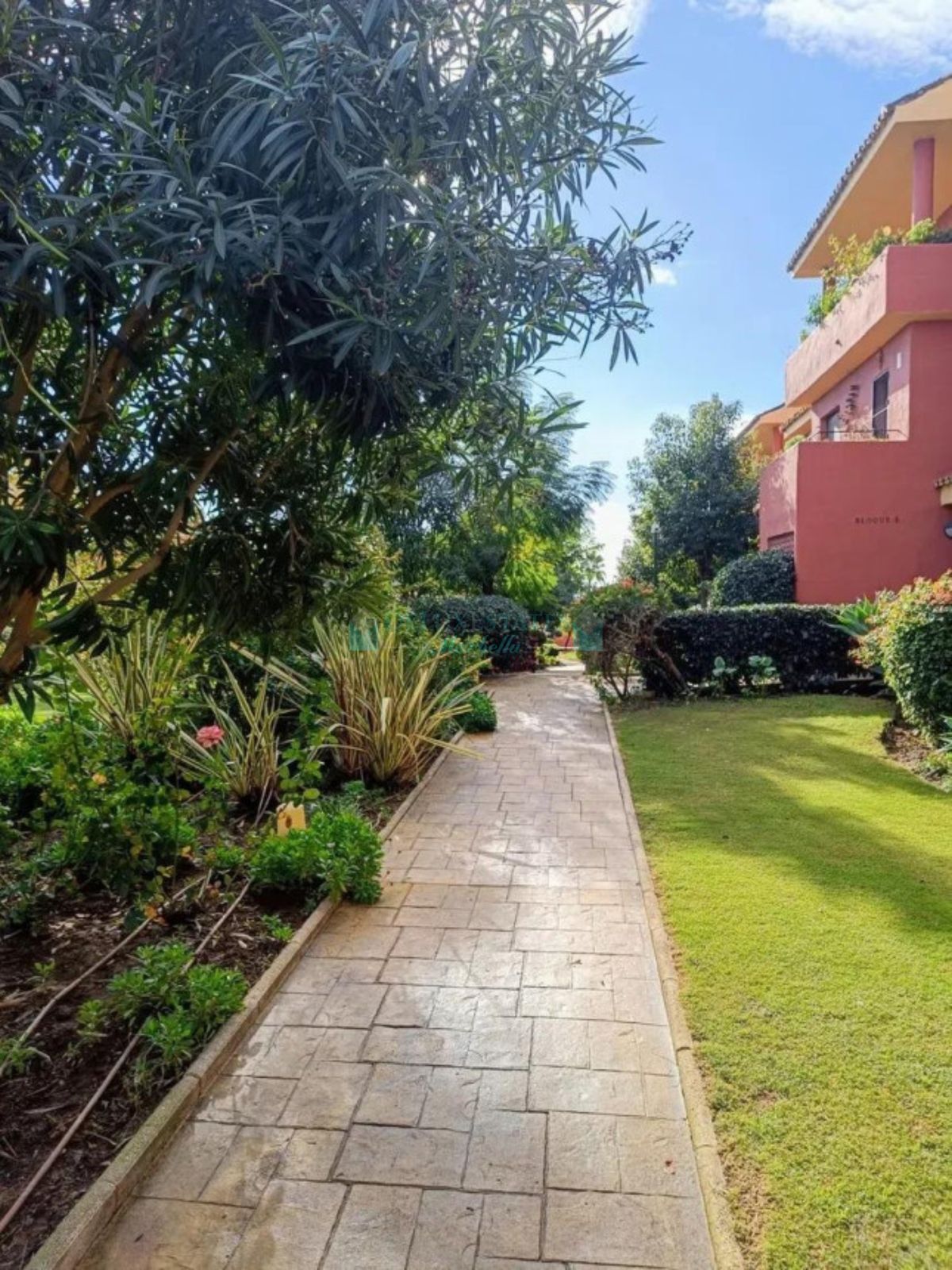 Ground Floor Apartment for sale in Estepona