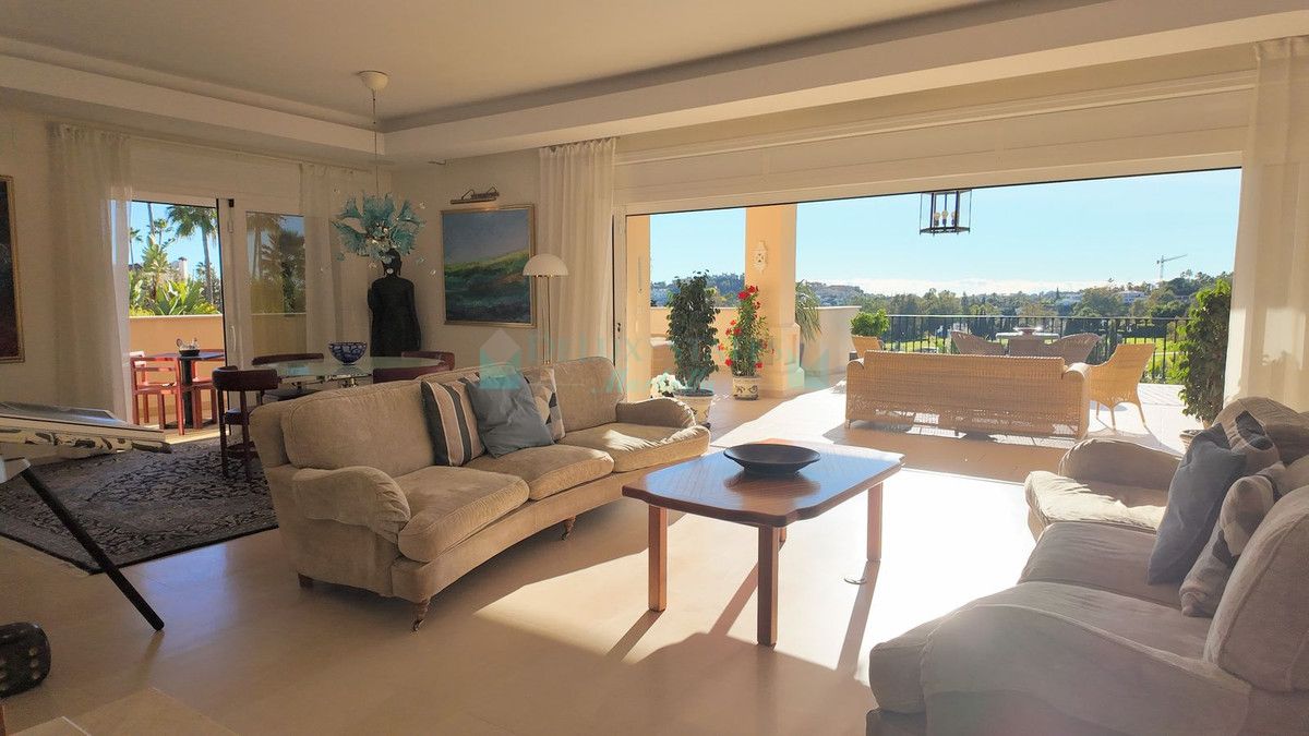 Villa en venta en Nueva Andalucia