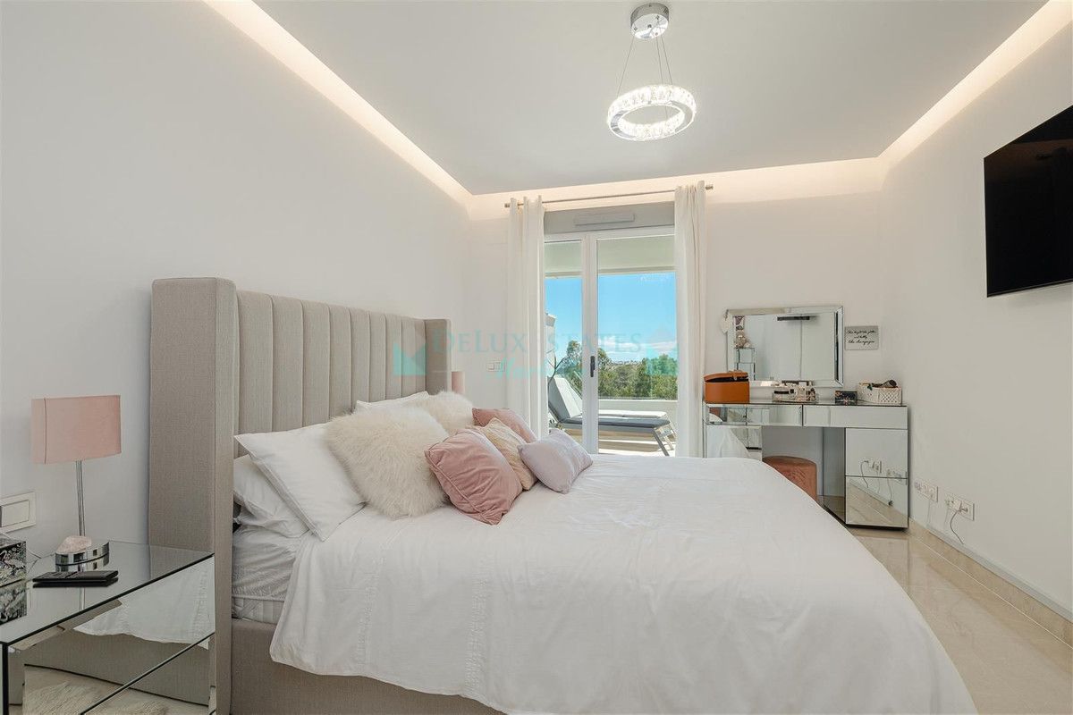 Apartamento en venta en Benahavis